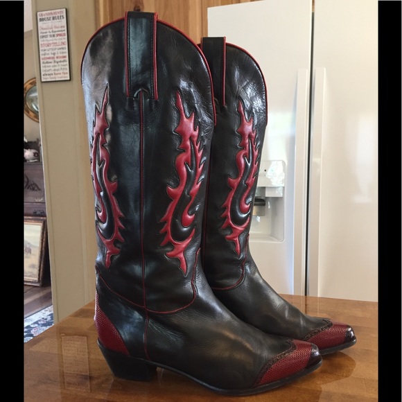 Bally Shoes - 🦋 Bally Ladies Boots Sz 9